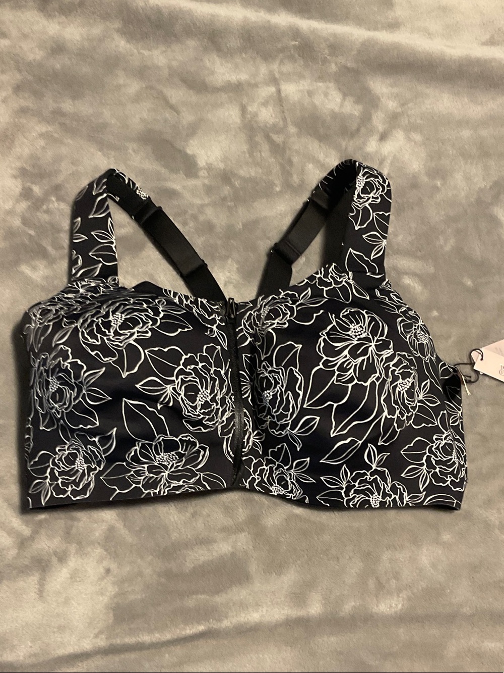 NWT 38DDD Victoria's Secret SPORT Black and White Floral Bra (MSRP 55)